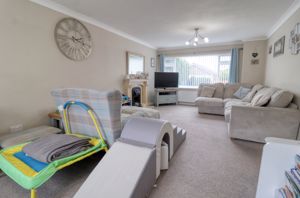 Lounge/Diner- click for photo gallery